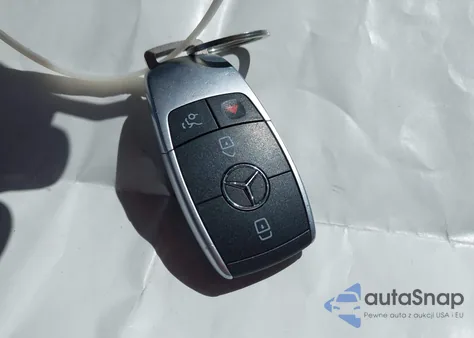 2019 Mercedes-Benz C 300 z USA, uszkodzony, nr VIN 55SWF8DB2KU321544